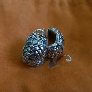 Beautiful Scott Kay earrings.
